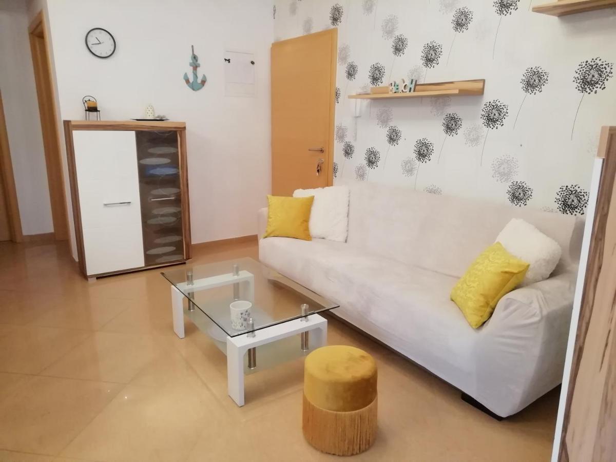 Apartment Fancy Malinska Buitenkant foto
