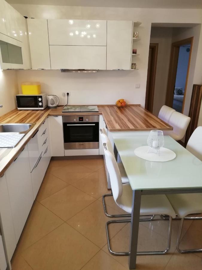 Apartment Fancy Malinska Buitenkant foto